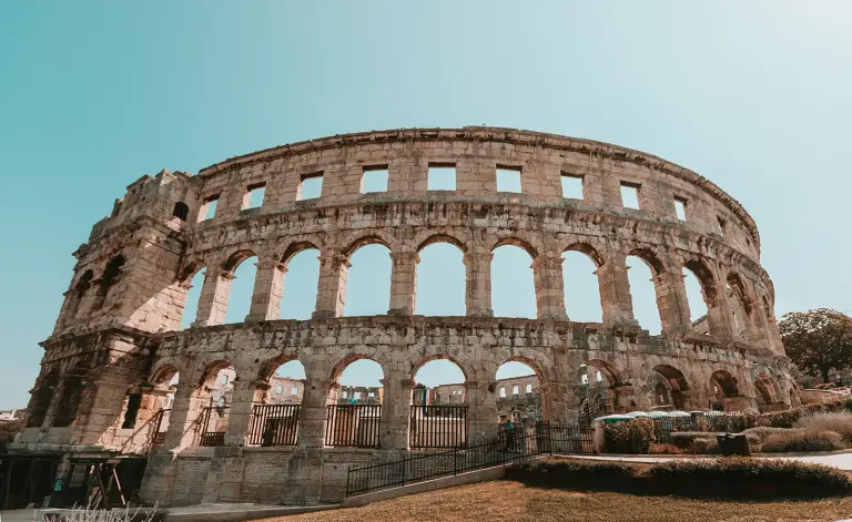Im Amphitheater von Pula finden auch Theater- und Filmevents statt