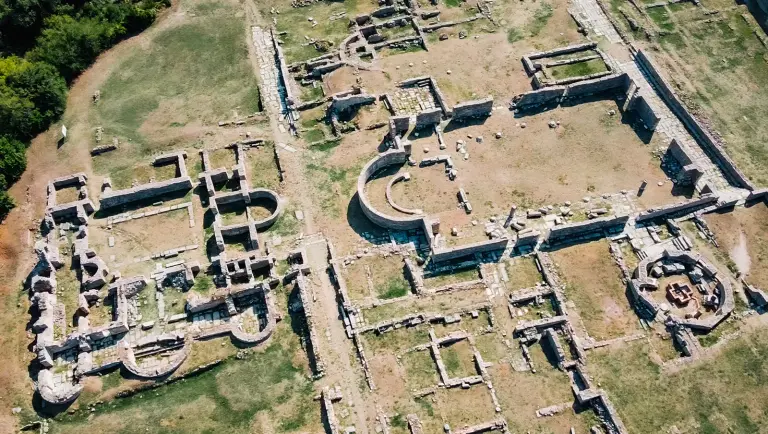Die Ruinenstadt Salona ist nur 7 Kilometer von Split entfernt